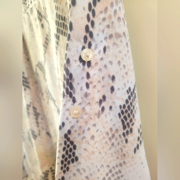 Express Portofino, Snake skin pattern, button up, Blouse sz XS/TP - Picture 6 of 7